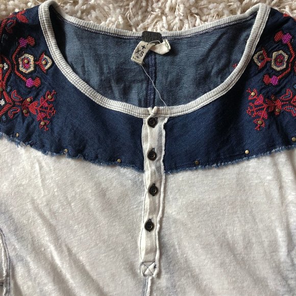 Embroidered Free People 3/4 Sleeve Henley - Picture 2 of 7